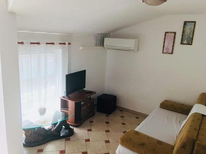 Apartmani Djura Selce Buitenkant foto